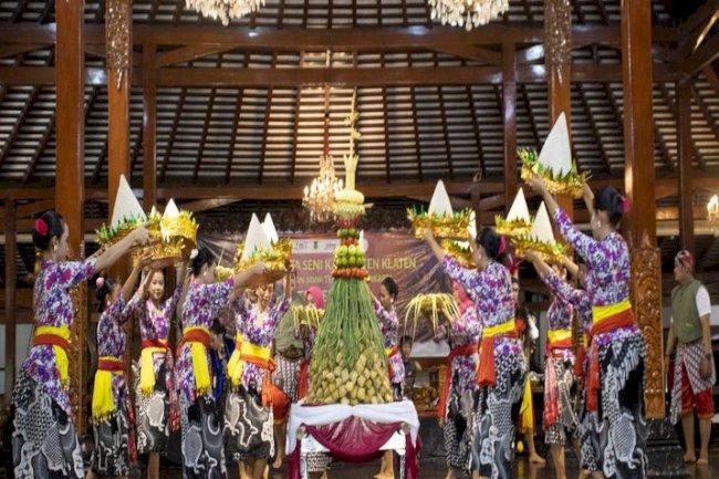 Pentas Duta Seni Klaten di TMII
