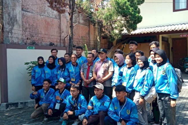 Kepala Disbudporapar Melepas Kontingen POPDA Klaten