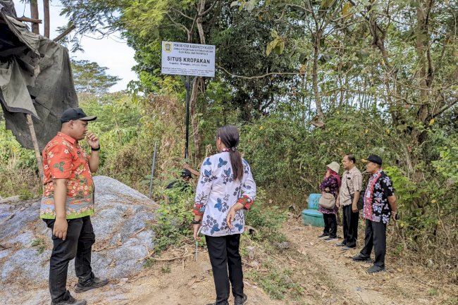 Pemasangan Papan Nama