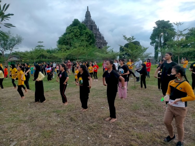 OBAH BARENG, MENARI BERSAMA