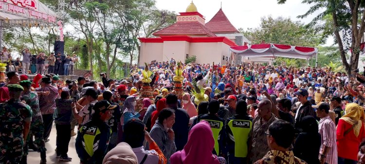 1.000 Ketupat Ludes dalam Sekejap dalam Grebeg Syawalan 2023 