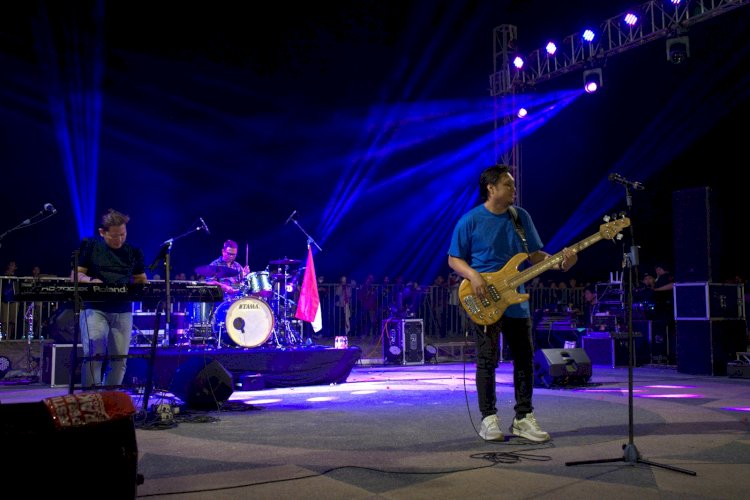 Festival Musik Terapung dan Perahu Rakit