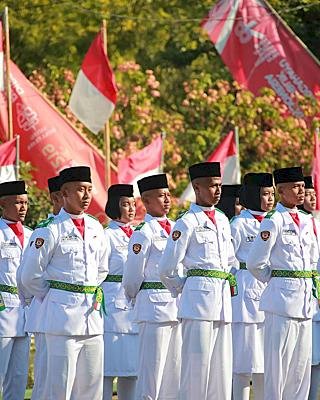 Yoga Hardaya Mengukuhkan Paskibraka Klaten Tahun 2023 