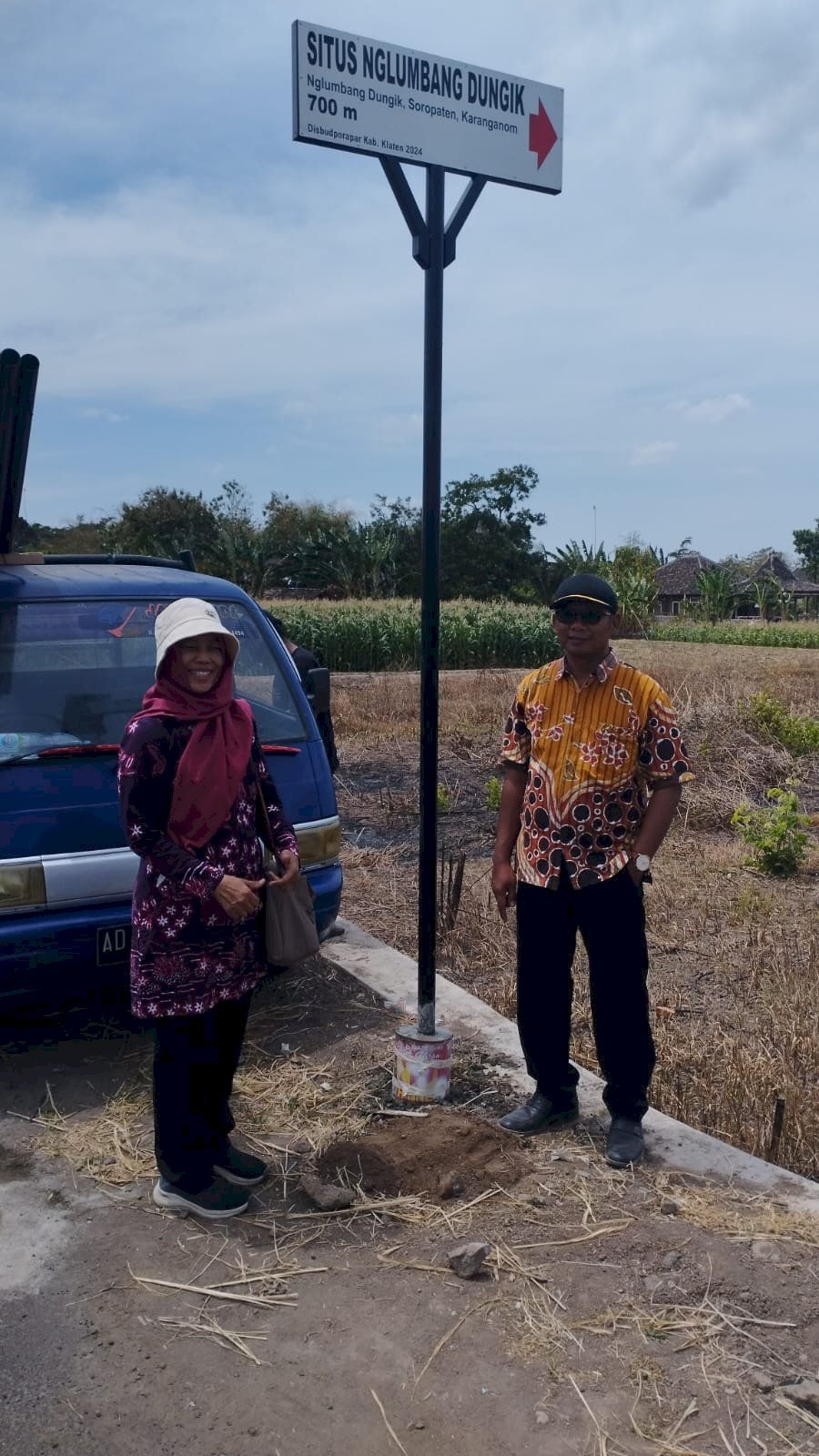 Pemasangan Papan Nama