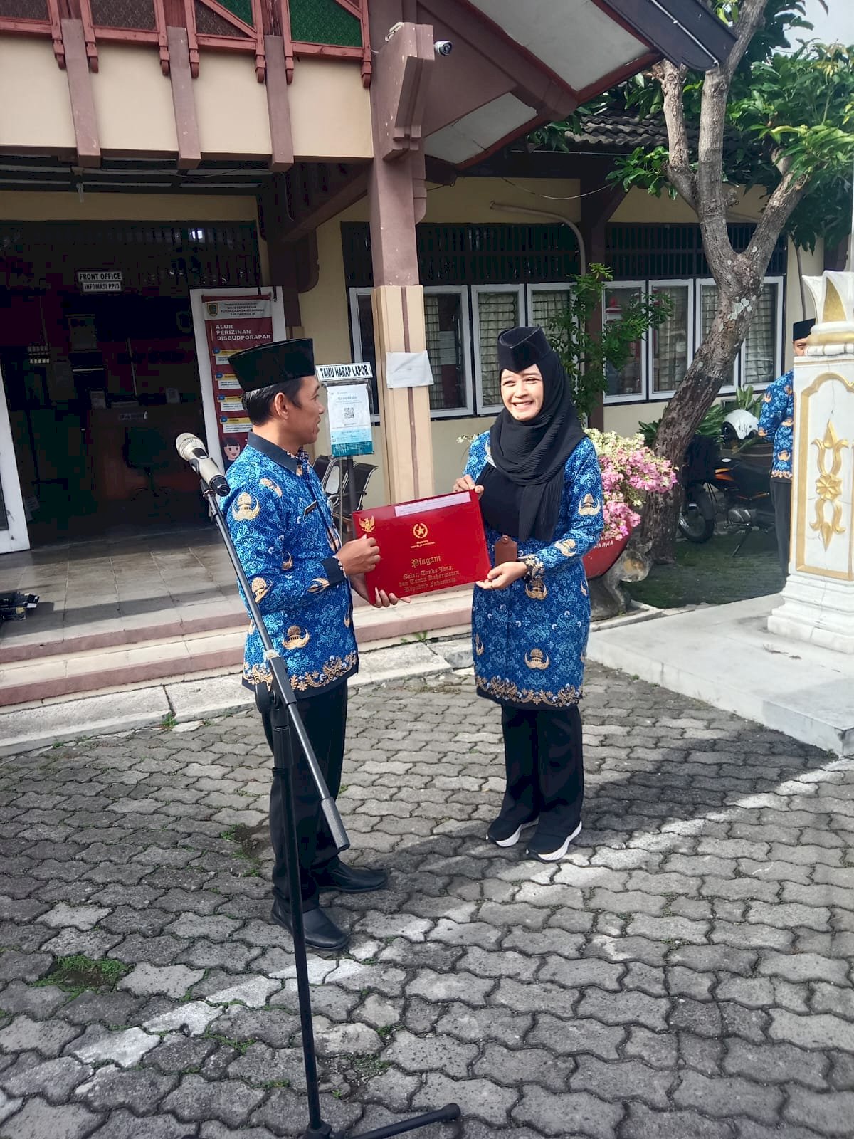 ASN Disbudporapar Memperoleh Pengharaan